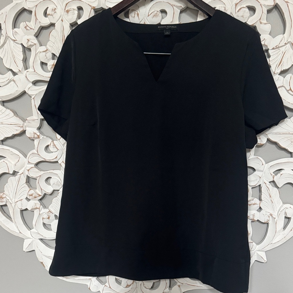 Banana Republic Black Short Sleeve V-Neck Top